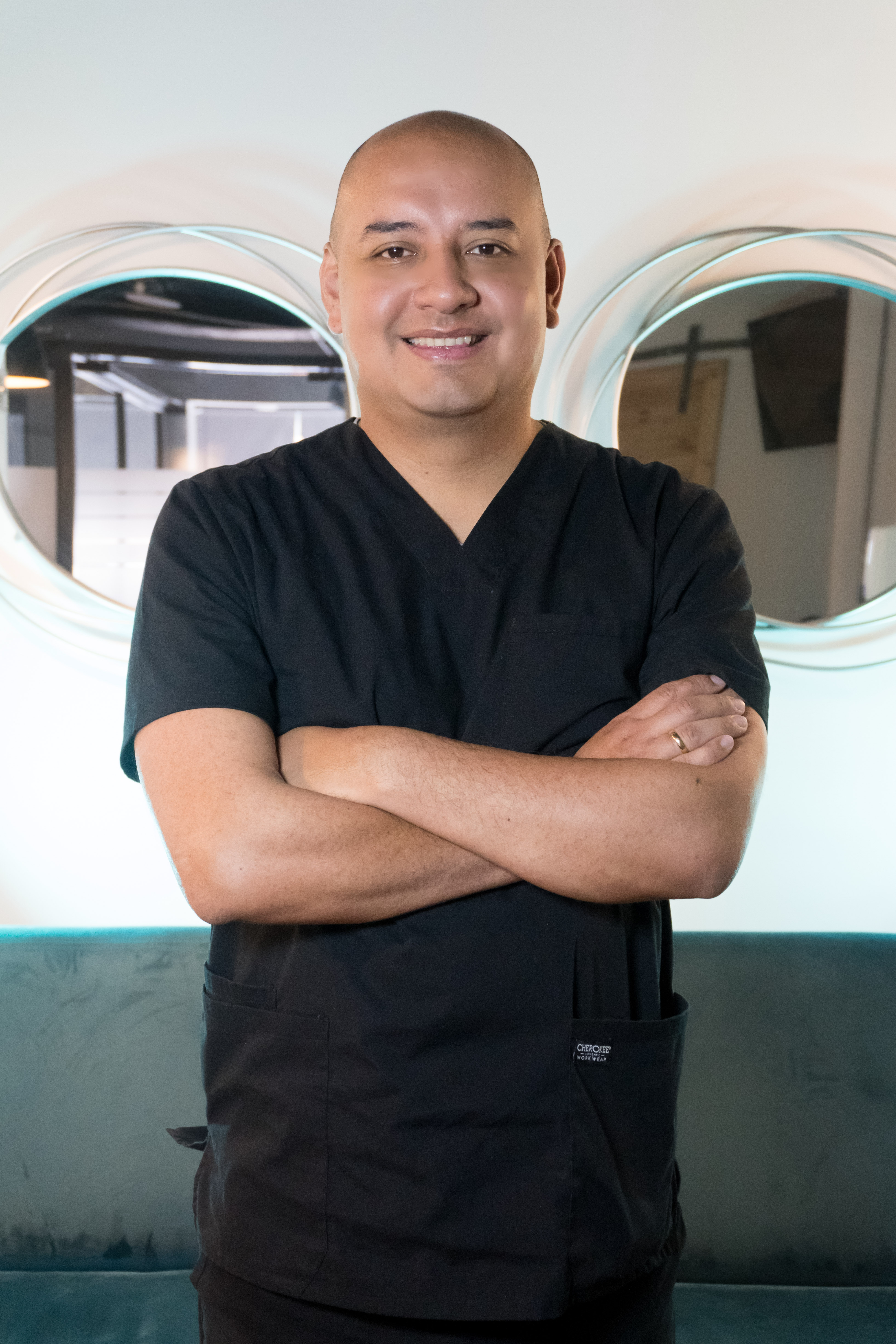 Dr. Andrés Melo
